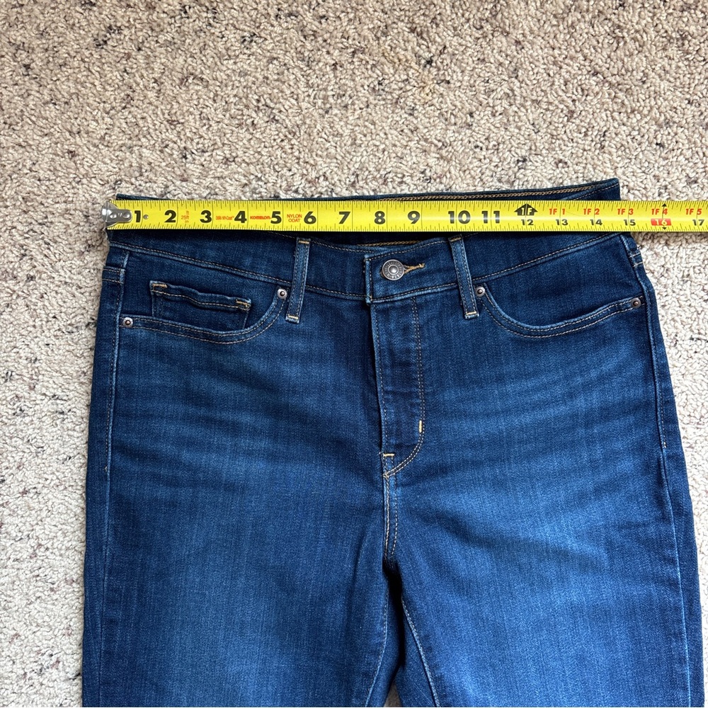 Levi Strauss Co. women’s Dark wash 311 shaping skinny jeans, size 29 - Picture 7 of 11